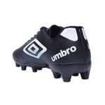 chuteira-umbro-u01fb001011-121-tras
