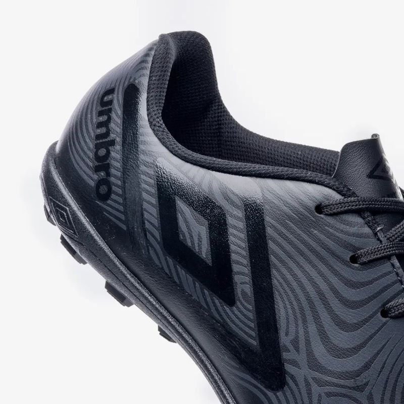 Chuteira-Umbro-Society-Orbit-Preto-Masculino-U01fb00153